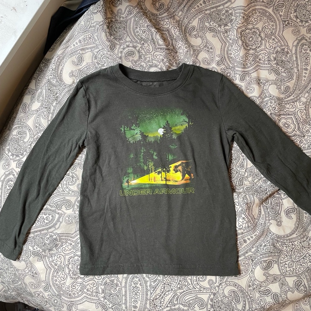 3/$12 Under Armour Kids Green Long Sleeve Shirt